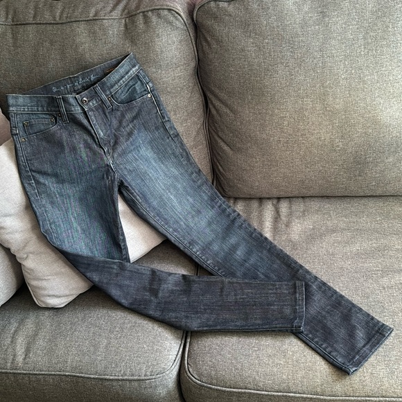 Levi’s Super Hi Rise Skinny Jeans Dark Wash 5-pocket Premium Denim Size OM/25 - Picture 1 of 15